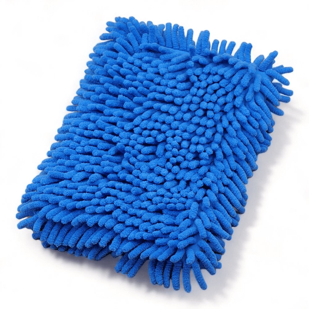 Blue microfiber chenille wash pad, ultra-soft and absorbent, ideal for gentle car cleaning